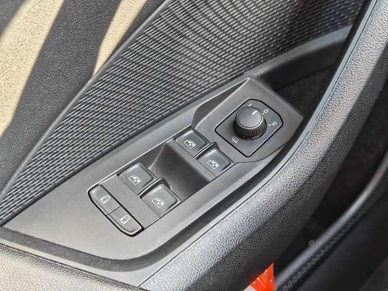 Škoda Octavia Ambition 6MP 2,0TDI - fotka 19 z 22