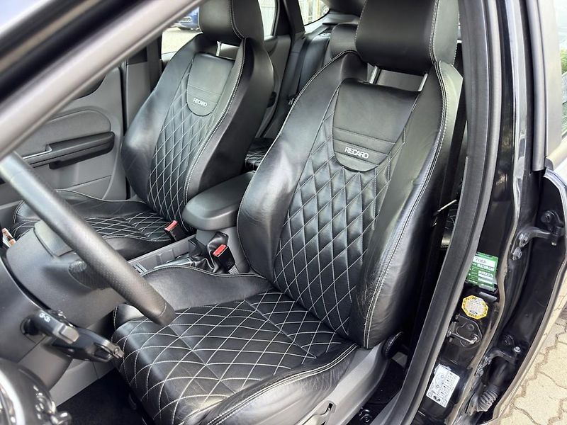 Ford Focus ST 2.5i 166 kW, servisní kniha - fotka 15 z 18