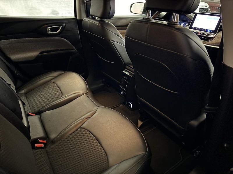 Jeep Compass (2021) 1.3 T4 PHEV 190CV, 4X4,ZÁRUKA - fotka 55 z 75
