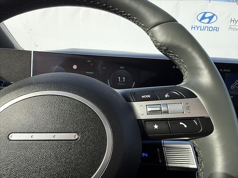 Hyundai Tucson 1,6 T-GDI PHEV 20 YEARS LUXURY - fotka 13 z 26