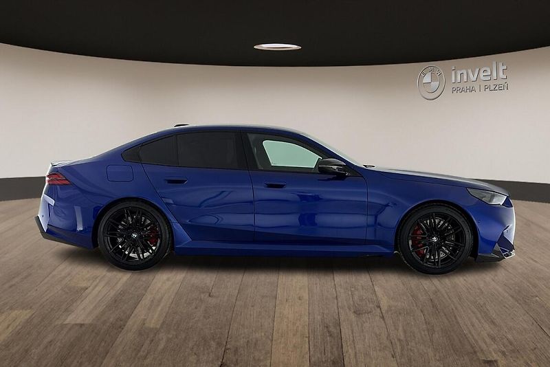 BMW M5 Sedan - fotka 2 z 24