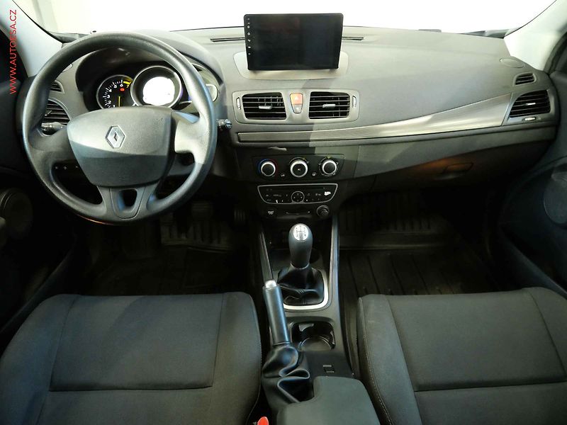 Renault Mégane (2009) 1.6i, AC, STK6/28 - fotka 8 z 17