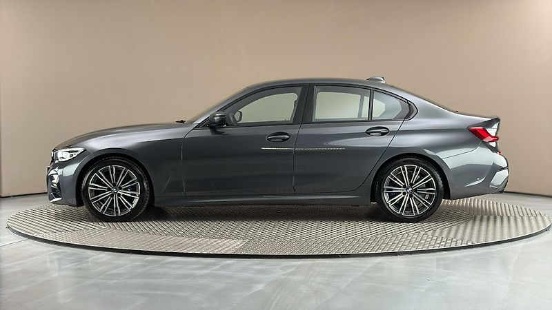 BMW Řada 3 330i AUT xDrive M Sport - fotka 4 z 27