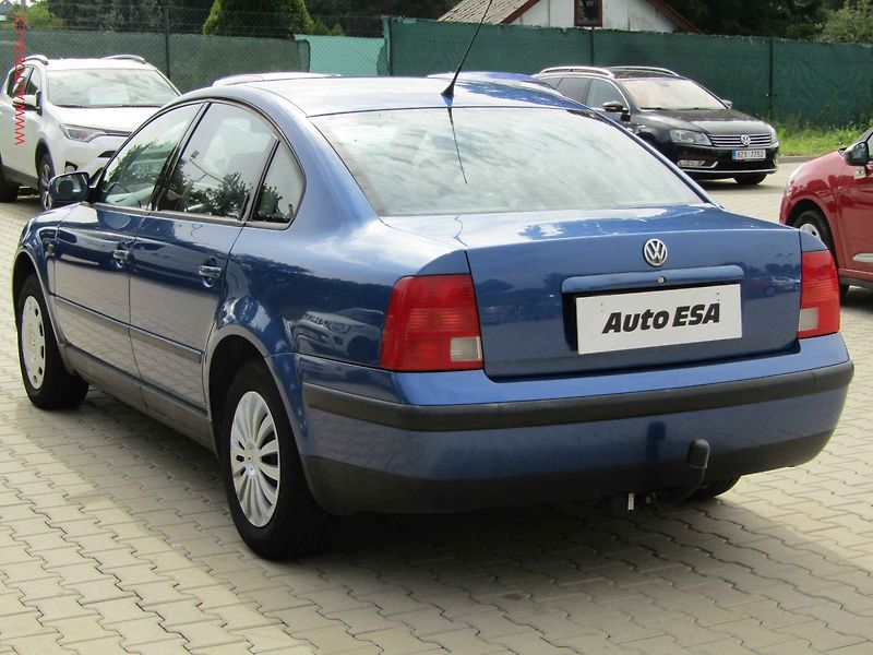 Volkswagen Passat (2000) 1.6 i, AC, výhředv sed - fotka 6 z 15