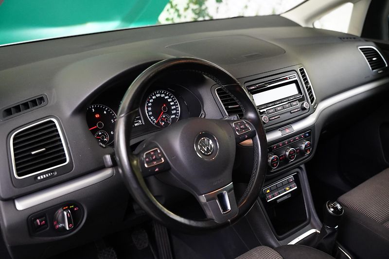 Volkswagen Sharan - fotka 15 z 28