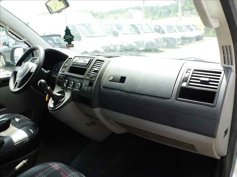 Volkswagen Transporter 2,0 TDI - fotka 25 z 31