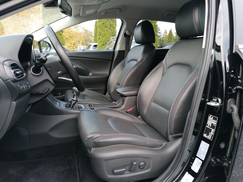 Hyundai i30 (2022) 1.6 CRDi MHEV 100kW Kůže - fotka 9 z 39