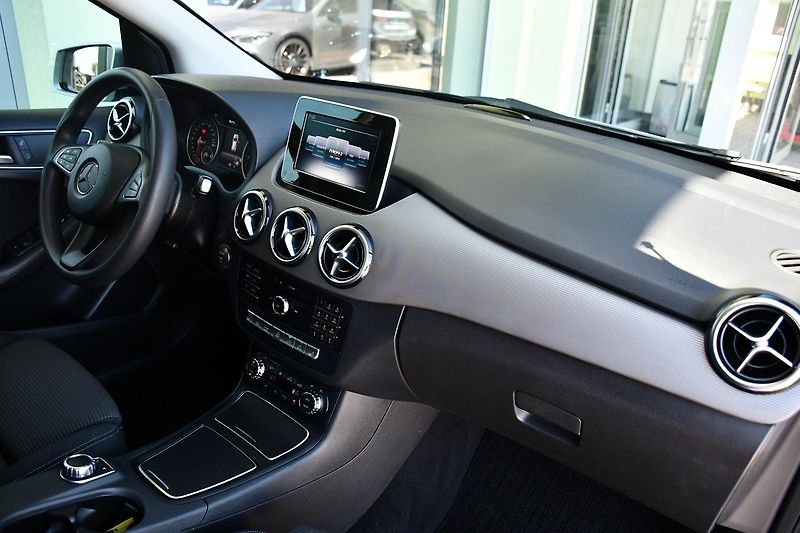 Mercedes-Benz Třídy B 220d PDC 4M N.TOP VYHŘ.SEDAČ - fotka 17 z 38