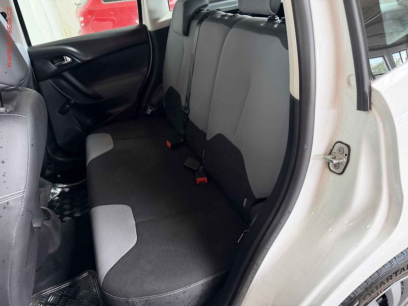 Citroën C3 (2012) 1.2i, ČR, AC - fotka 10 z 15