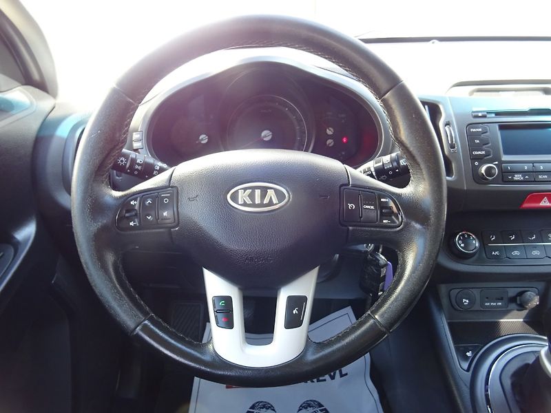 Kia Sportage (2011) 1.7CRDi,85kW,S.kn,tažne,ALU - fotka 13 z 23