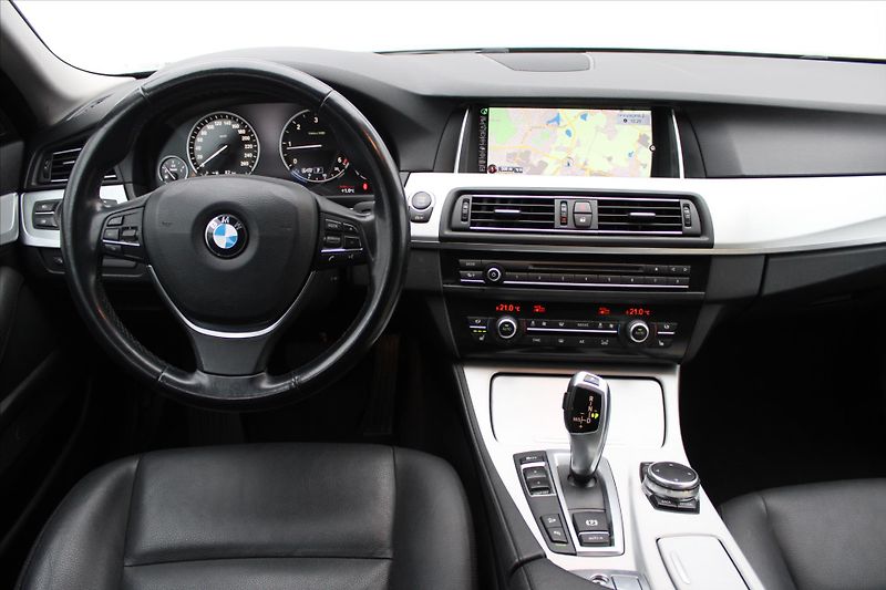 BMW Řada 5 520d xDrive LED NAVIGACE KŮŽE - fotka 14 z 23