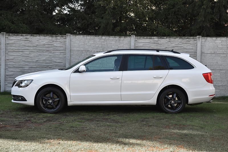 Škoda Superb 2.0 TDi CR,NAVI,VÝHŘEV,XENONY - fotka 2 z 45