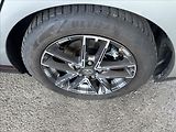 Toyota Auris 1,6 EXCLUSIVE TAŽNÉ - náhled 24