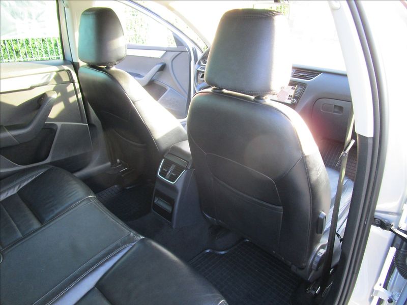 Škoda Octavia Combi 1.6TDi Greenline, Bi-xen - fotka 33 z 56