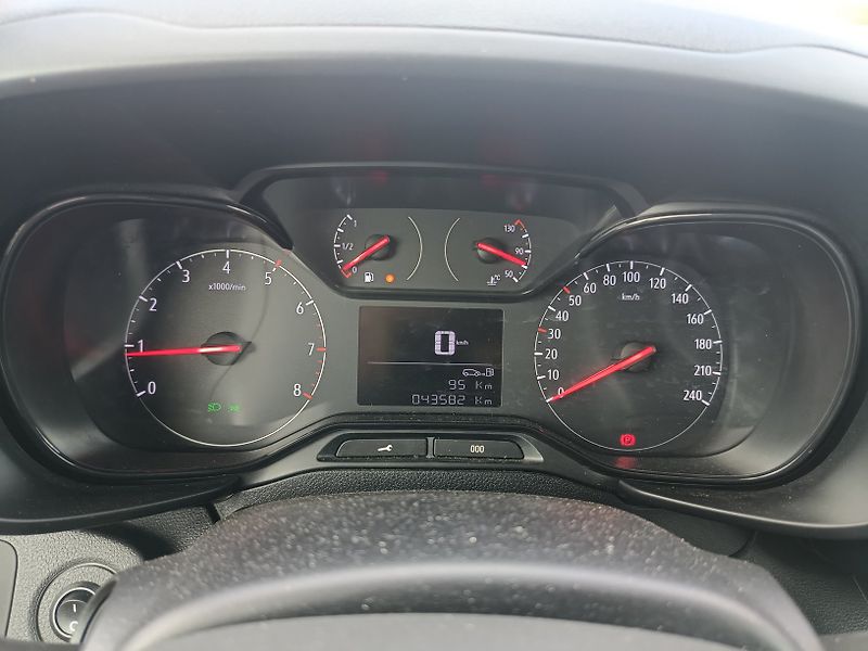Opel Combo 1.5 CDTi - fotka 31 z 32