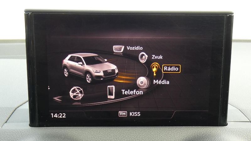 Audi Q2 1,0 TFSI Advanced - fotka 15 z 23