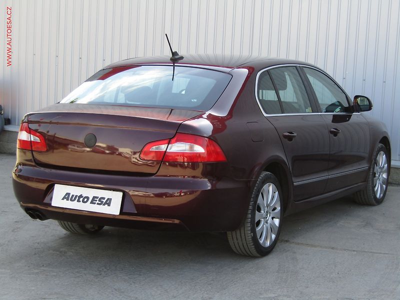 Škoda Superb (2009) 2.0 TDi, ČR, Elegance, DSG - fotka 4 z 21