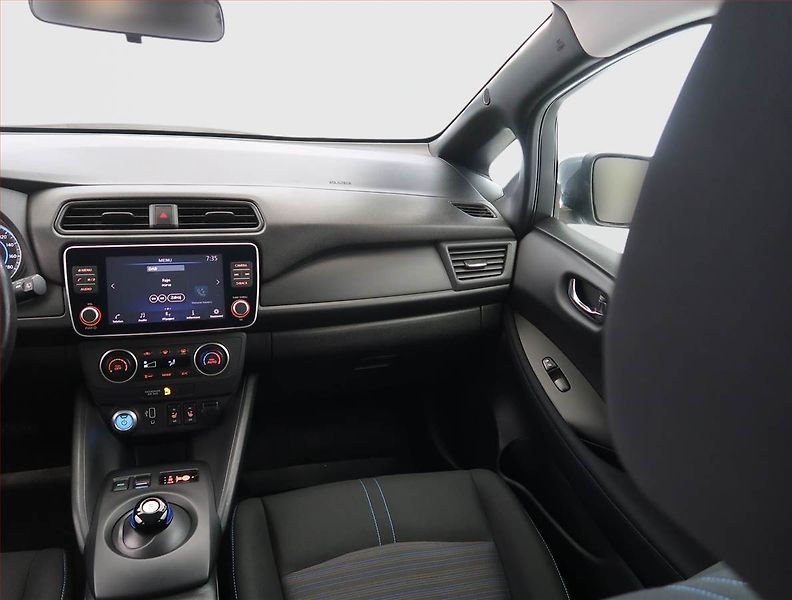 Nissan Leaf (2021) 40 kWh, SoH 90%, Automat - fotka 8 z 24