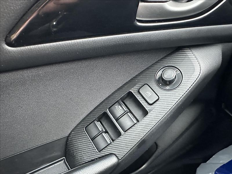 Mazda 3 2,0 G120 1.majitel - fotka 19 z 23