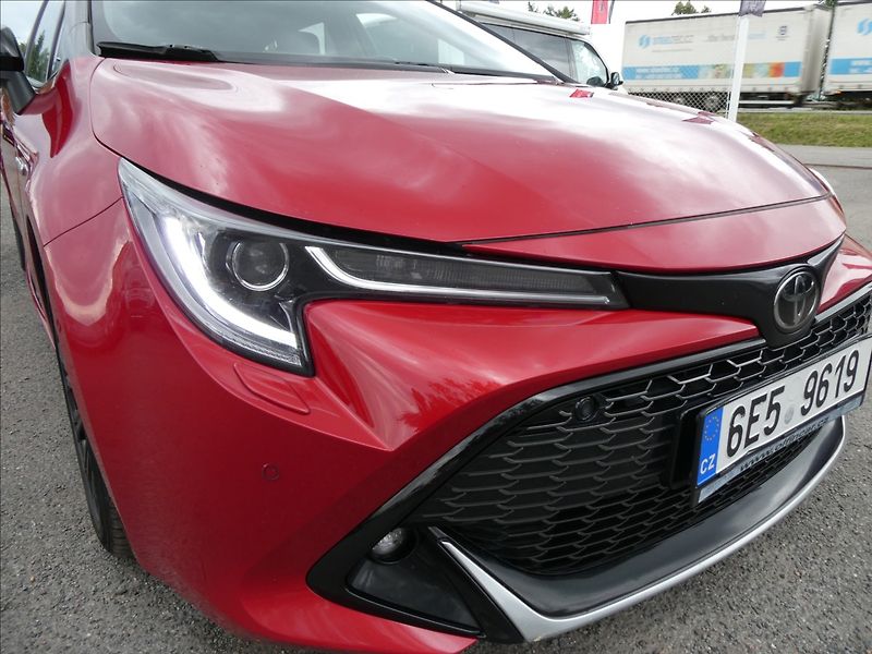 Toyota Corolla 2,0 Hybrid e-CVT GR Sport 112k - fotka 3 z 44