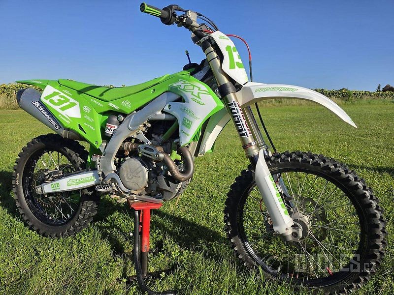 Kawasaki KX 450 F (2021) - fotka 2 z 11