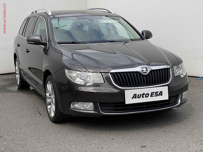 Škoda Superb (2010) 2.0TDi, DSG, xenon, park - fotografie inzerátu