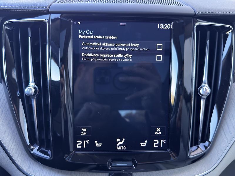 Volvo XC60 FWD B5/vzduch/4*klima/PANO/  - fotka 36 z 43