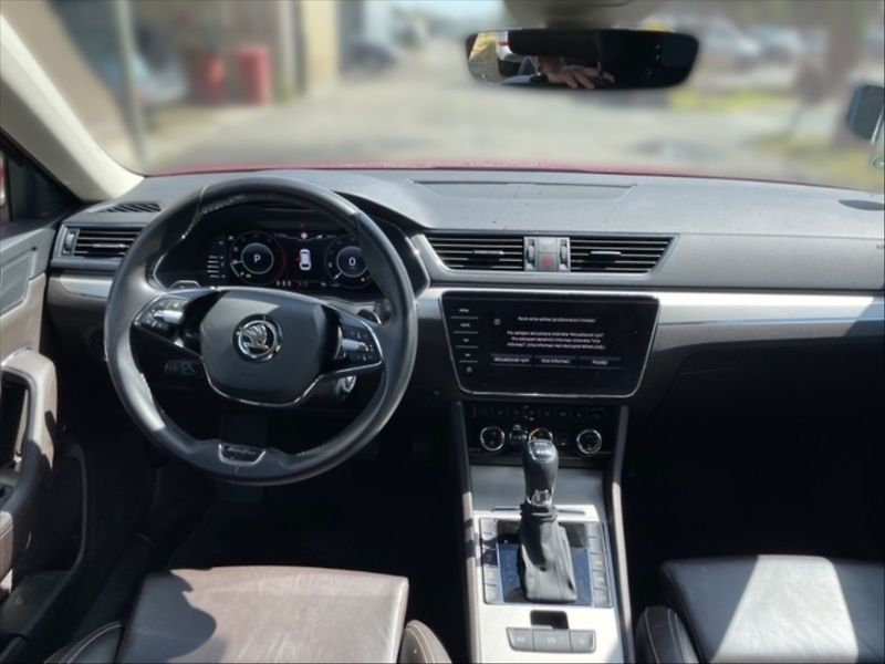 Škoda Superb 2,0 TDI 147 4x4 L&K DSG - fotka 9 z 11