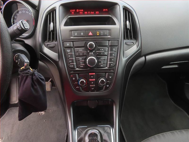 Opel Astra (2010) 1.4 16V, za skvělou cenu - fotka 12 z 16