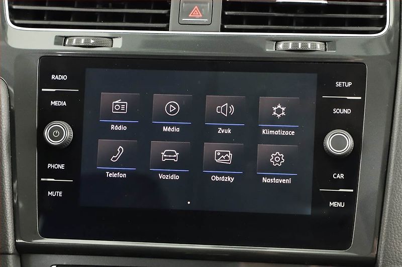 Volkswagen Golf (2018) 1.4 TSI, Tempomat - fotka 12 z 17