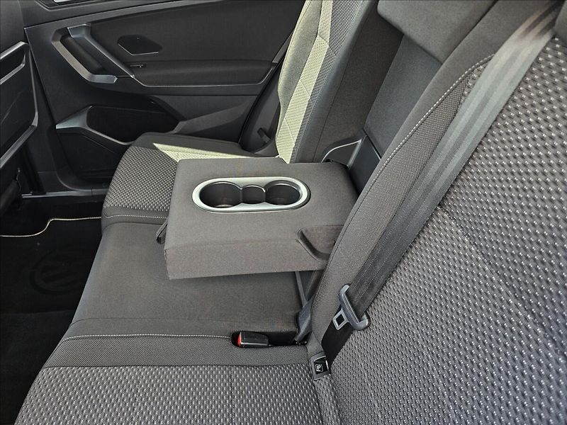 Volkswagen Tiguan Allspace 2,0 TDi R LINE DSG  4X4 NAVI - fotka 31 z 45