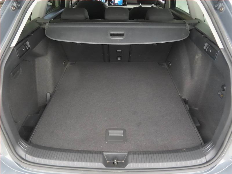 Volkswagen Golf (2021) Life 2.0 TDI, ČR,1.maj - fotka 14 z 15