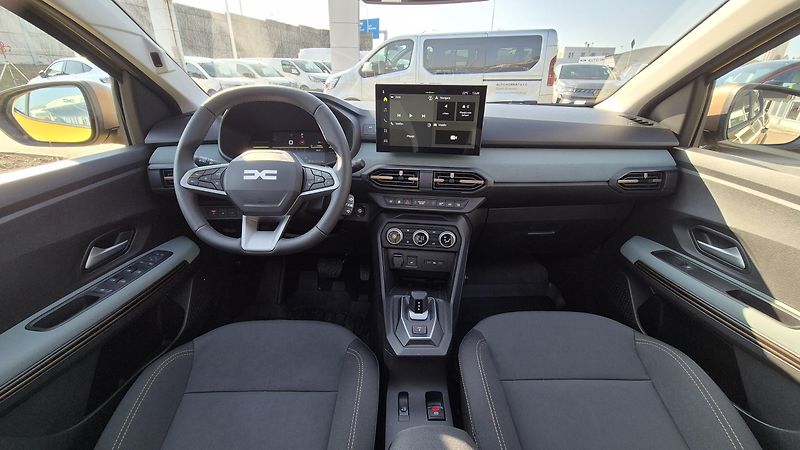 Dacia Sandero (2026) Stepway Extreme Eco-G 120 auto - fotka 10 z 13