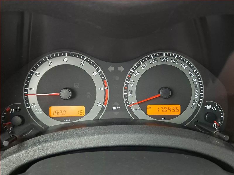 Toyota Auris (2011) 1.6 Valvematic, Tempomat - fotka 11 z 17
