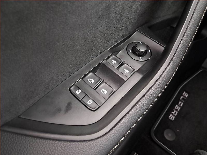 Škoda Superb (2022) Scout 2.0 TDI - fotka 17 z 23