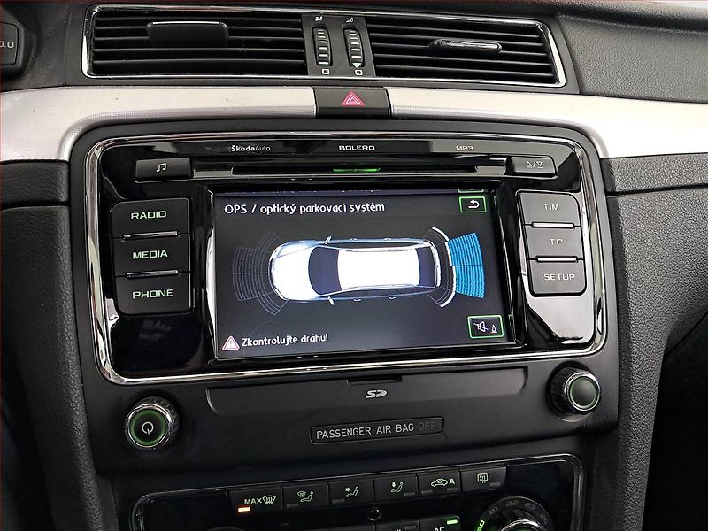 Škoda Superb (2012) 2.0 TDI, 4X4, levný provoz - fotka 19 z 22