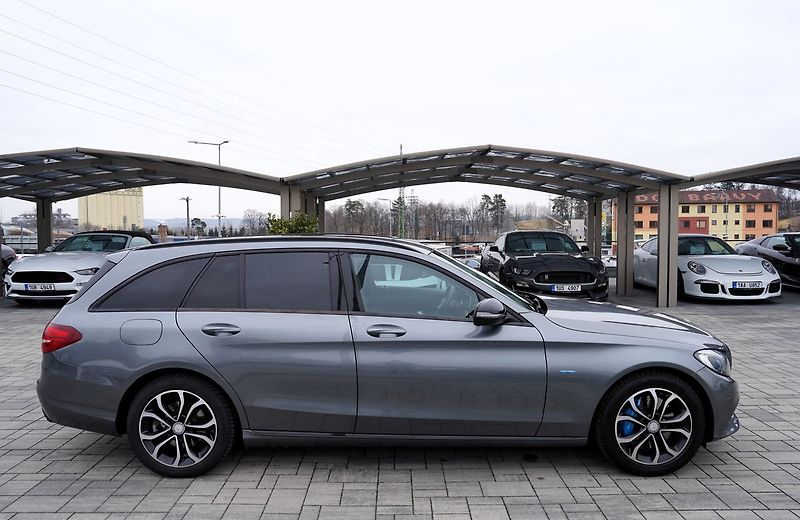 Mercedes-Benz Třídy C C 350e Plug -in hybrid/280PS - fotka 7 z 40