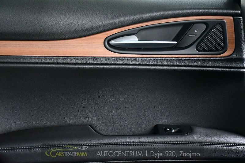 Alfa Romeo Stelvio 2.0 Q4 VELOCE - fotka 45 z 52