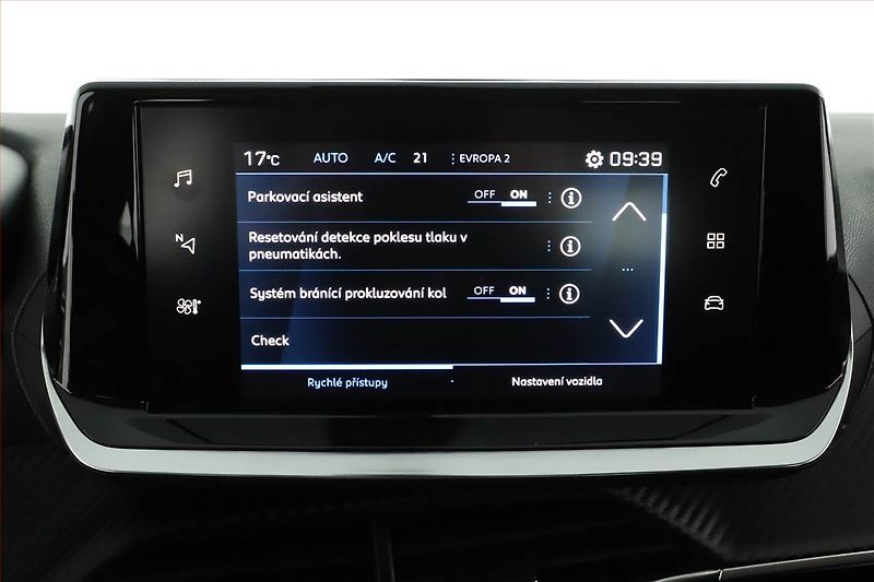Peugeot 2008 (2021) 1.2 PureTech, Serv.kniha - fotka 14 z 17