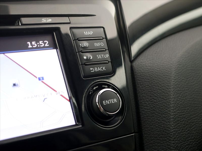 Nissan Qashqai 1,2 DIG-T 85 kW N-Connecta - fotka 21 z 31