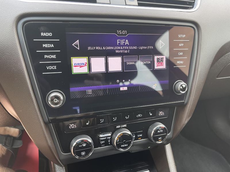 Škoda Octavia 2.0 TDi 135kW SCOUT DSG 4x4 ČR - fotka 36 z 55