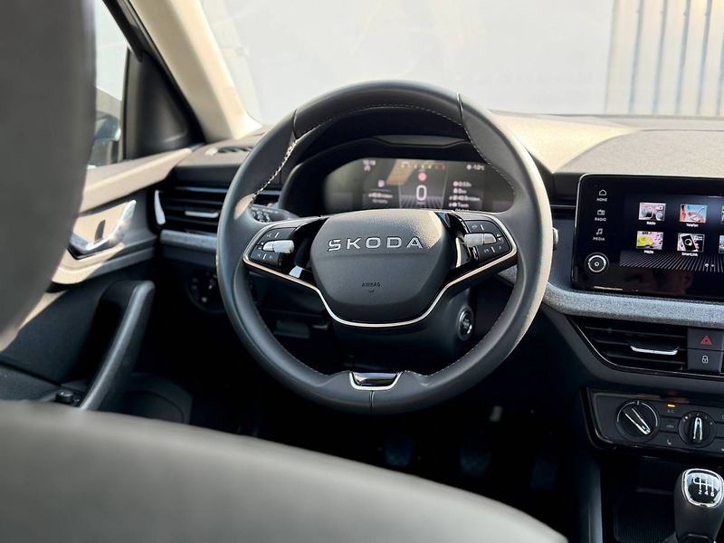 Škoda Scala Selection 1,0 TSI 85 kW 6° MP - fotka 20 z 32
