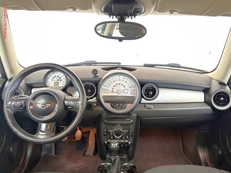 Mini Cooper (2011) 1.6 i, Výhřev sed - fotka 8 z 14