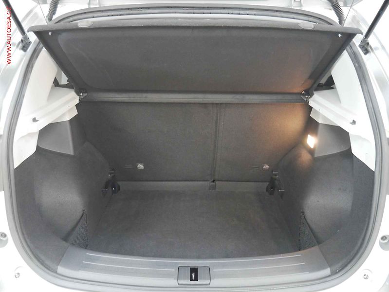 MG ZS (2023) 1.5 i, 1.maj,ČR, servis - fotka 7 z 23