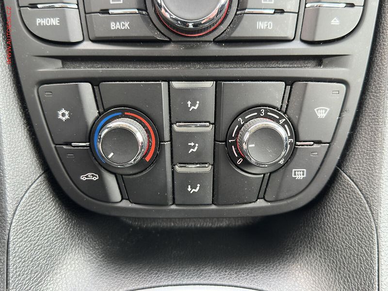 Opel Meriva (2016) 1.4i, ČR, Klima - fotka 14 z 16