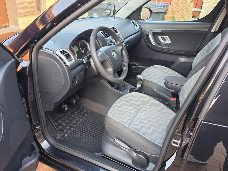 Škoda Roomster (2008) 1.4i 16V STYLE*PO ROZVODECH* - fotka 9 z 46