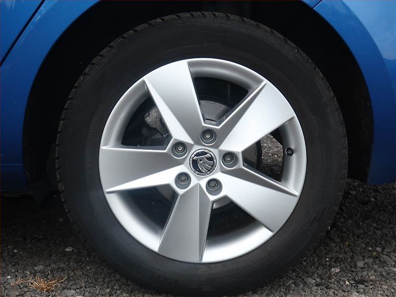 Škoda Octavia (2019) Ambition 1.5 TSI G-TEC - fotka 15 z 19