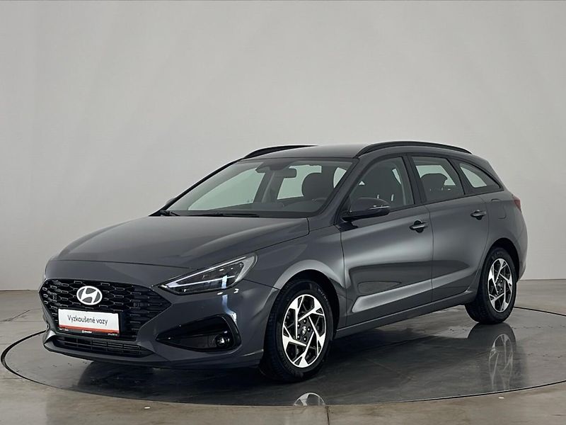 Hyundai i30 Smart DCT - fotka 1 z 27
