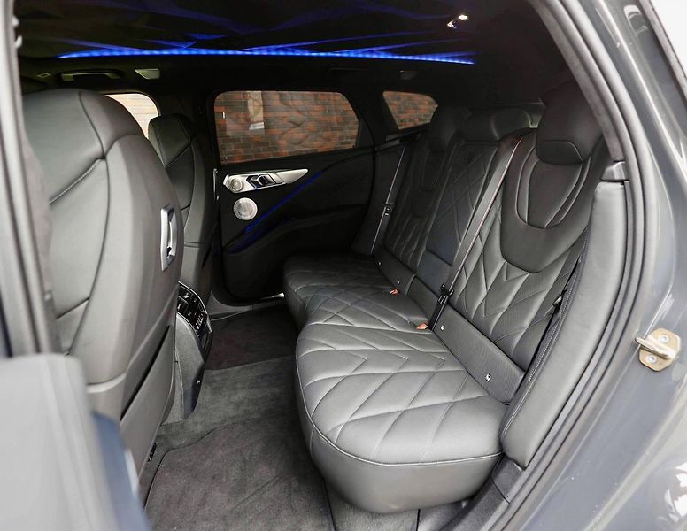 BMW XM (2023) 4.4 V8*Bowers&Wilkins - fotka 25 z 46