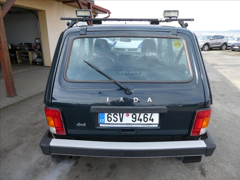 Lada Niva 1,7 i 4x4 61kW LPG, DPH, ČR - fotka 8 z 37
